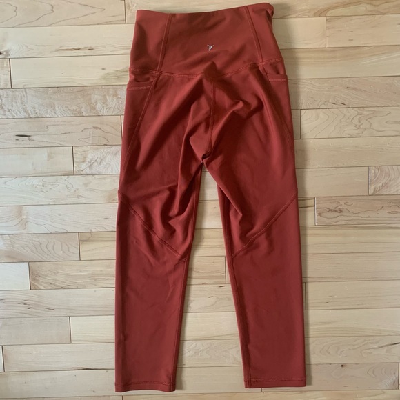 Old Navy Elevate Leggings - Picture 3 of 4